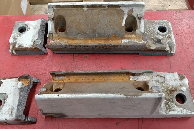 Reparatie voeten elektromotoren bevestiging Sluis Schijndel – Van Zelst Aandrijftechniek Reparatie voeten elektromotoren bevestiging Sluis Schijndel - Van Zelst Aandrijftechniek