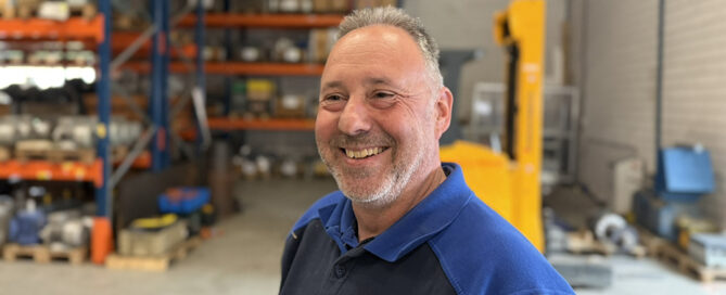 Jerry van Dijk - Van Zelst Aandrijftechniek - logistiek magazijn chauffeur - beheer occasion webshop - interview