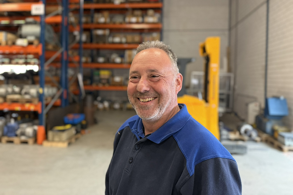 Jerry van Dijk - Van Zelst Aandrijftechniek - logistiek magazijn chauffeur - beheer occasion webshop - interview